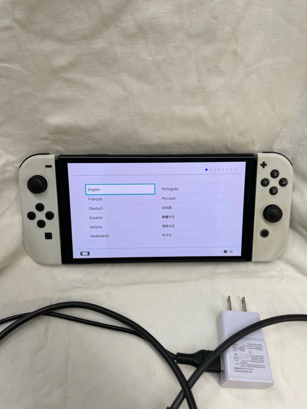 Nintendo switch White Gaming Console with Detachable Controllers/charging dock